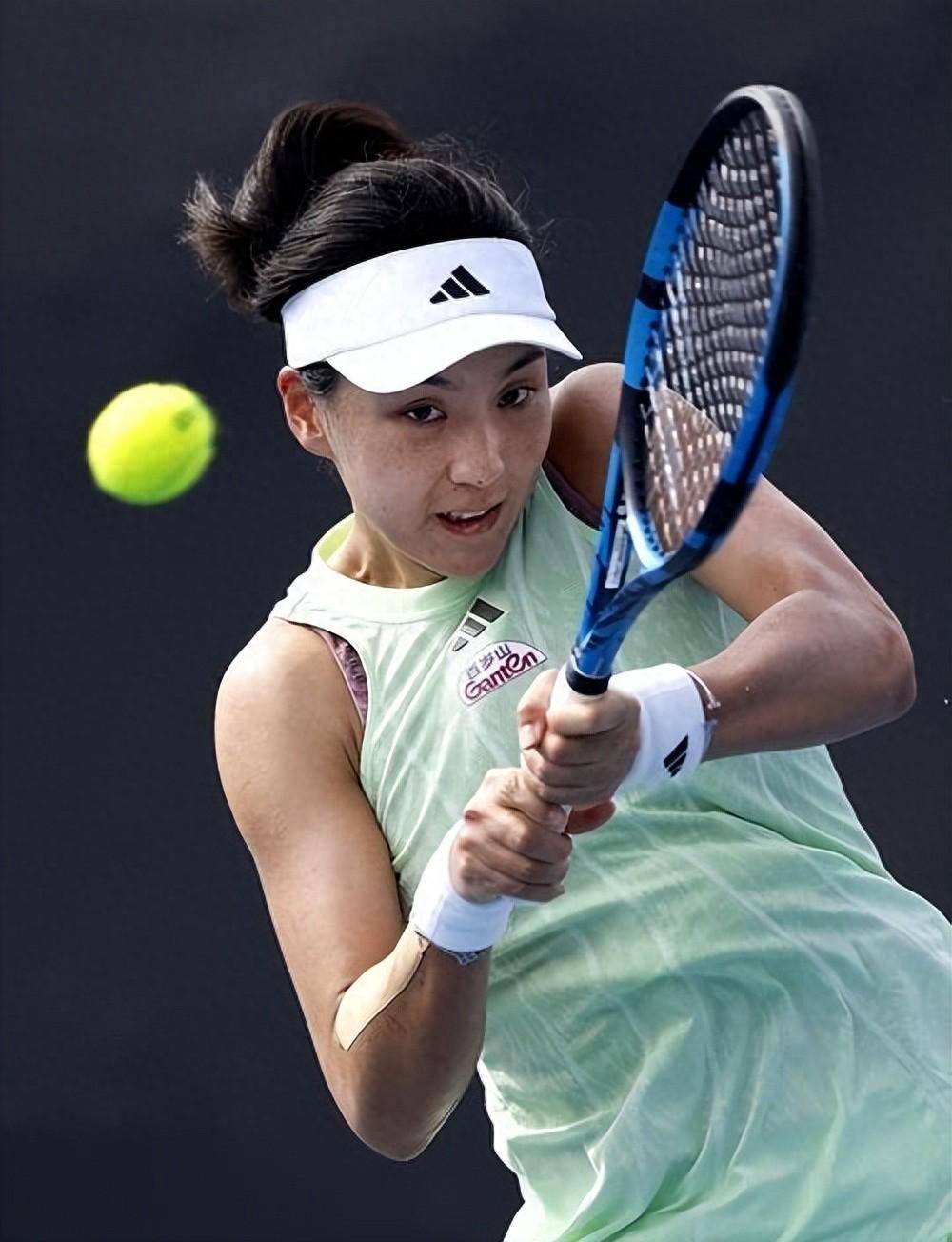 牌与运动员 牌与运动员